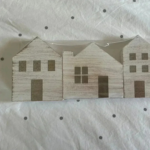 Target Other - [Target] NWT White Distressed Set of 3 Houses
